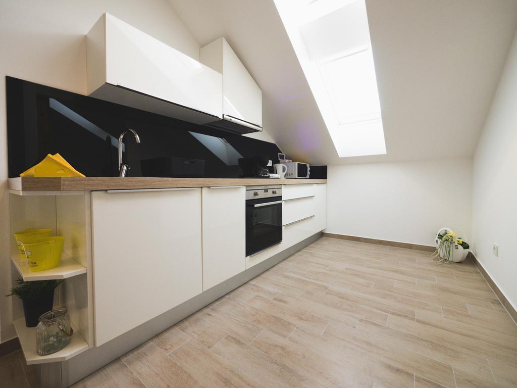 Apartments Sunny Garden Brodarica  Bagian luar foto