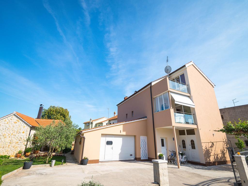 Apartments Sunny Garden Brodarica  Bagian luar foto