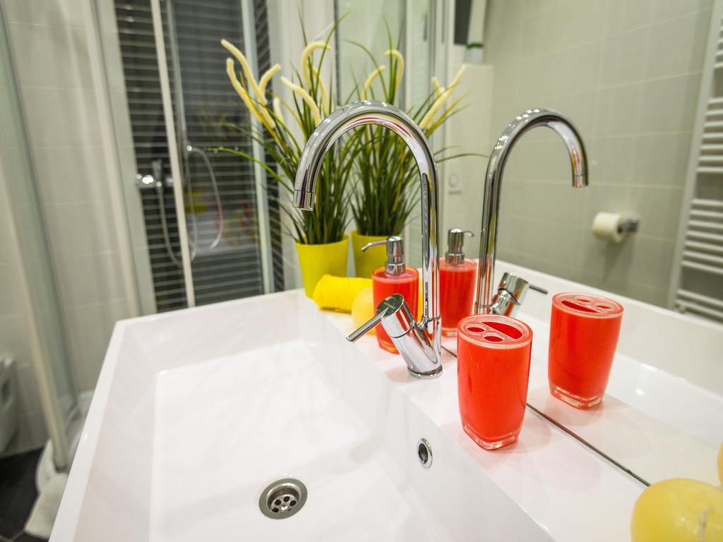 Apartments Sunny Garden Brodarica  Bagian luar foto