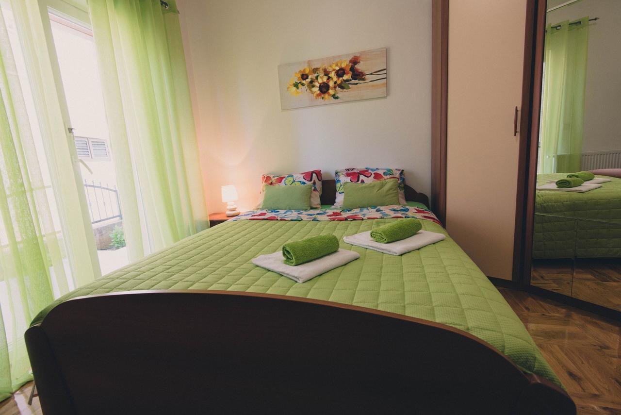 Apartments Sunny Garden Brodarica  Bagian luar foto