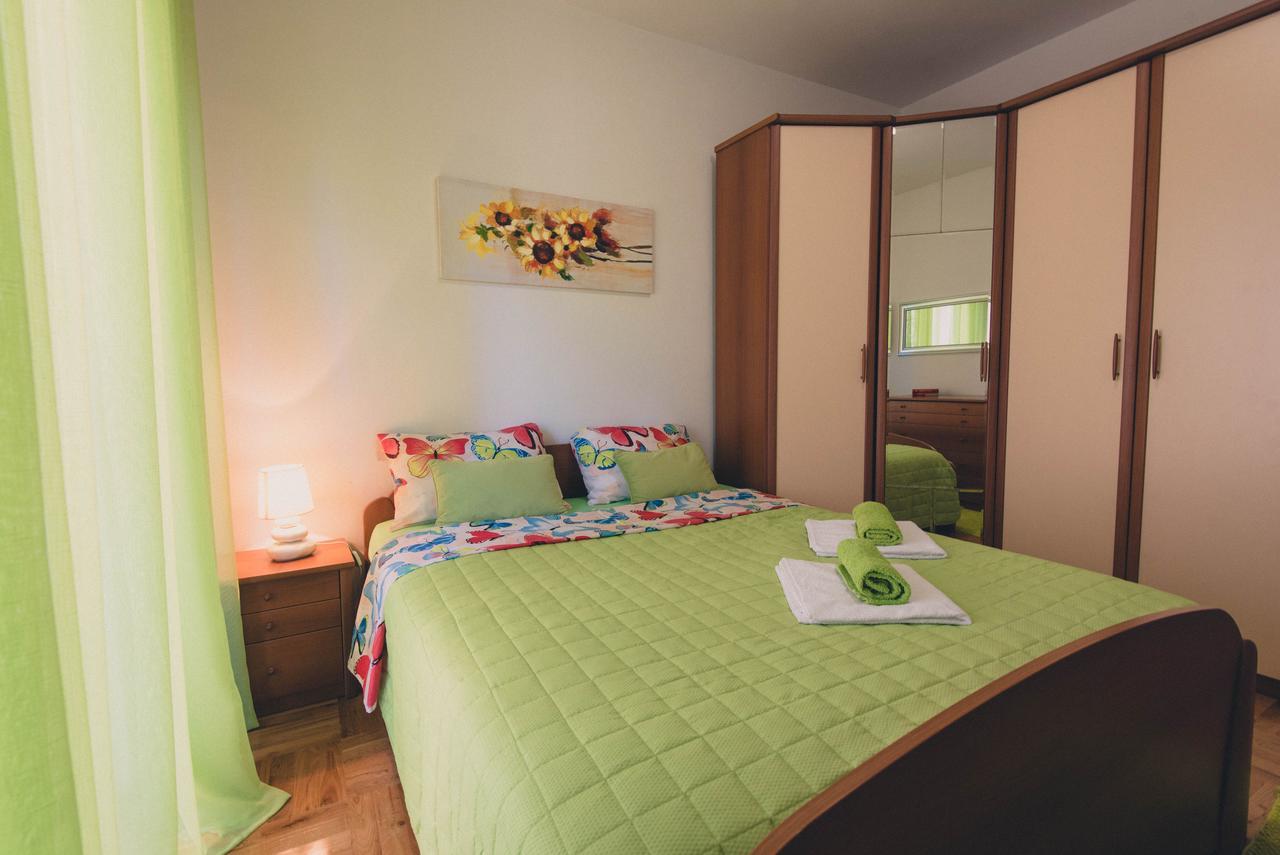 Apartments Sunny Garden Brodarica  Bagian luar foto