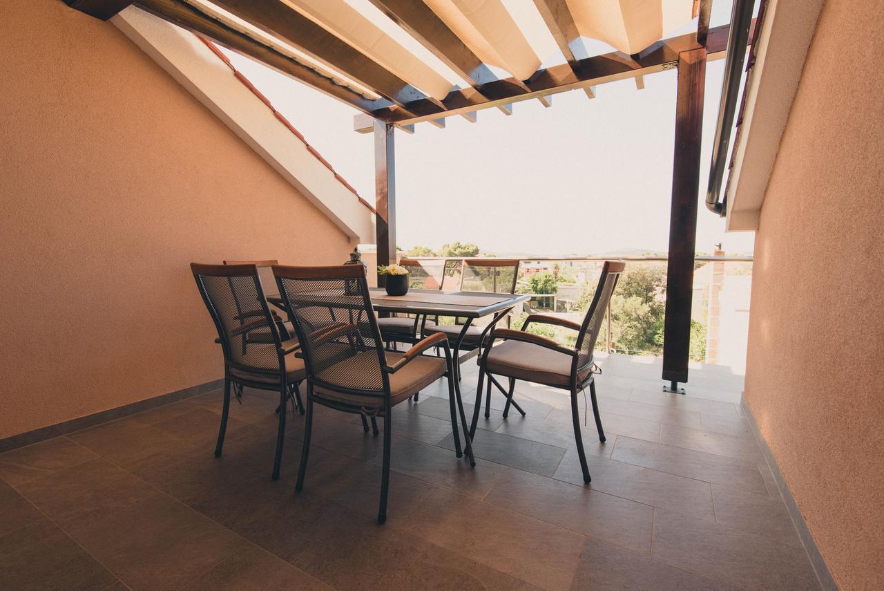 Apartments Sunny Garden Brodarica  Bagian luar foto