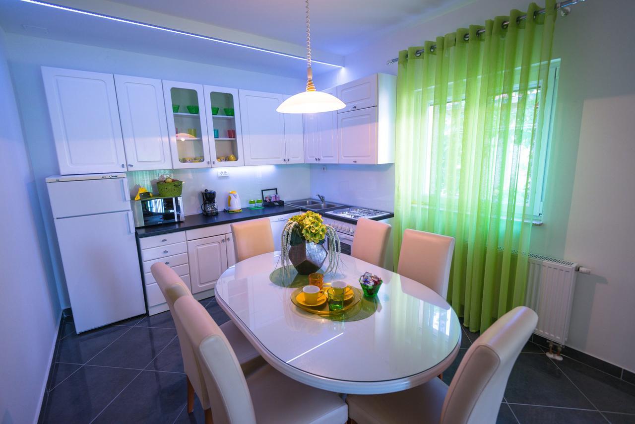 Apartments Sunny Garden Brodarica  Bagian luar foto