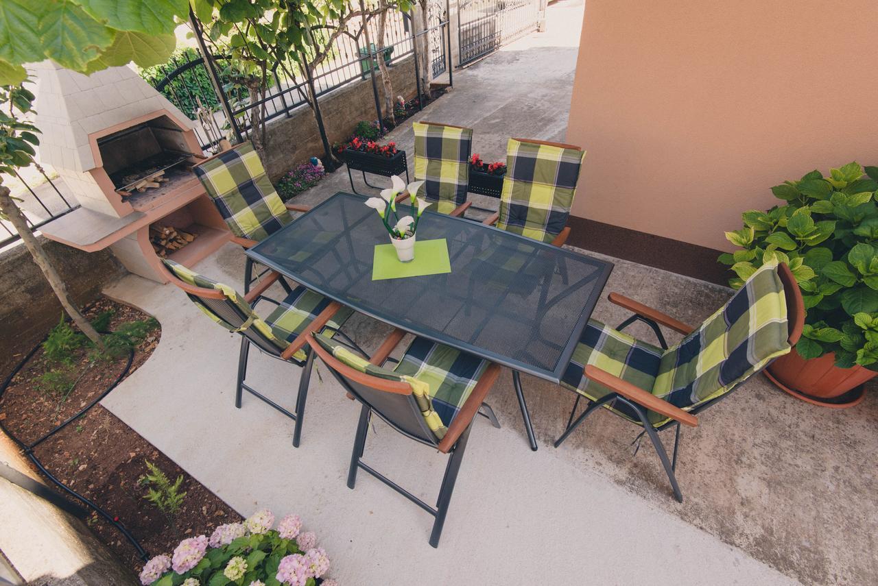 Apartments Sunny Garden Brodarica  Bagian luar foto