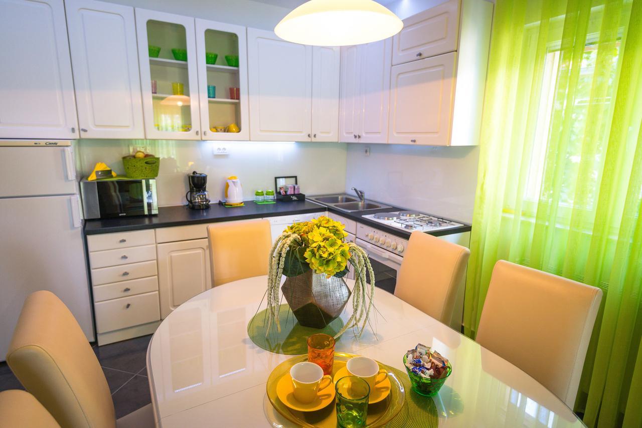 Apartments Sunny Garden Brodarica  Bagian luar foto